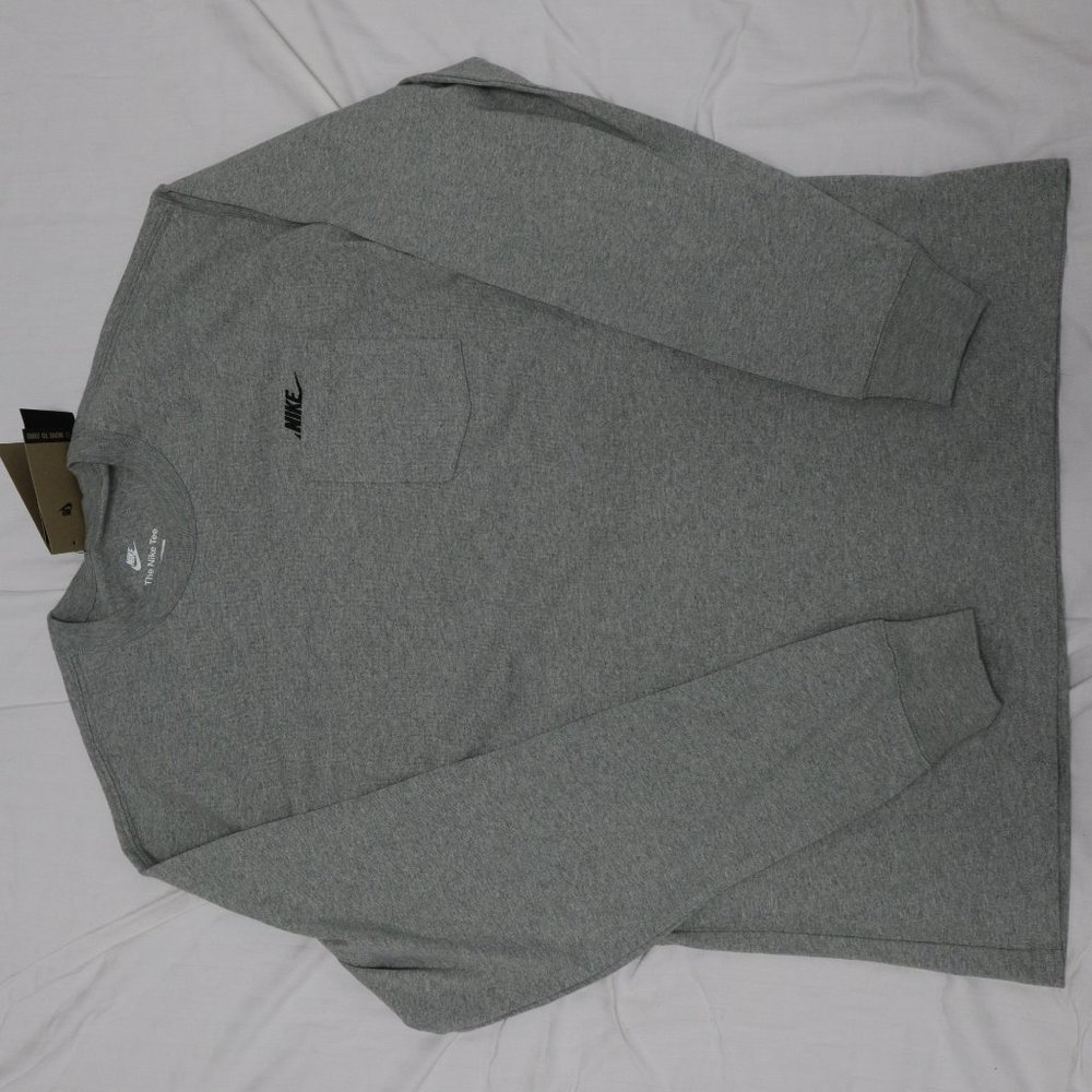 Nike Long Sleeve Pocket tee